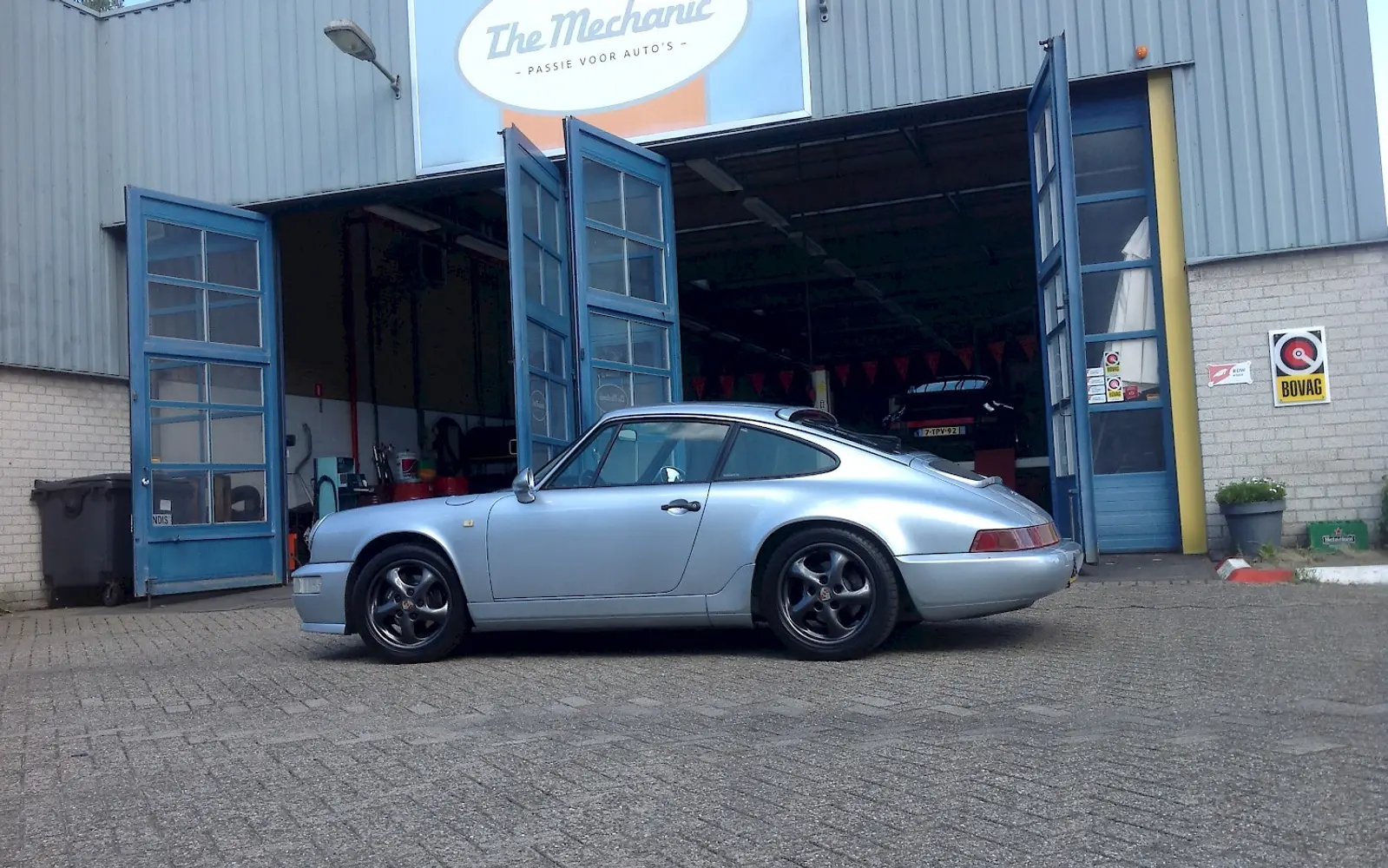 Porsche 964