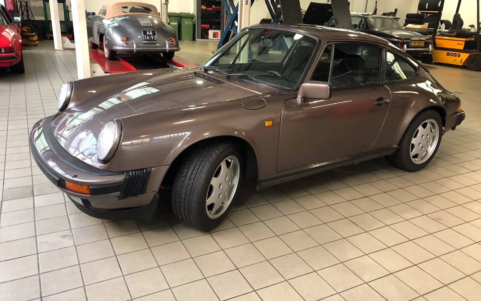Porsche 911 3.2 Bruin metallic