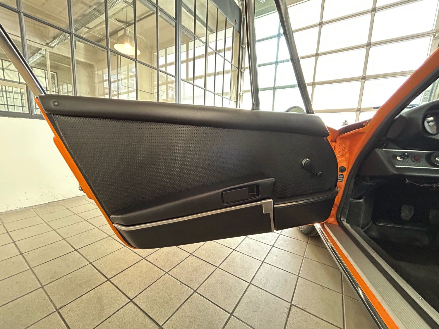 Porsche 911T in nieuwstaat
