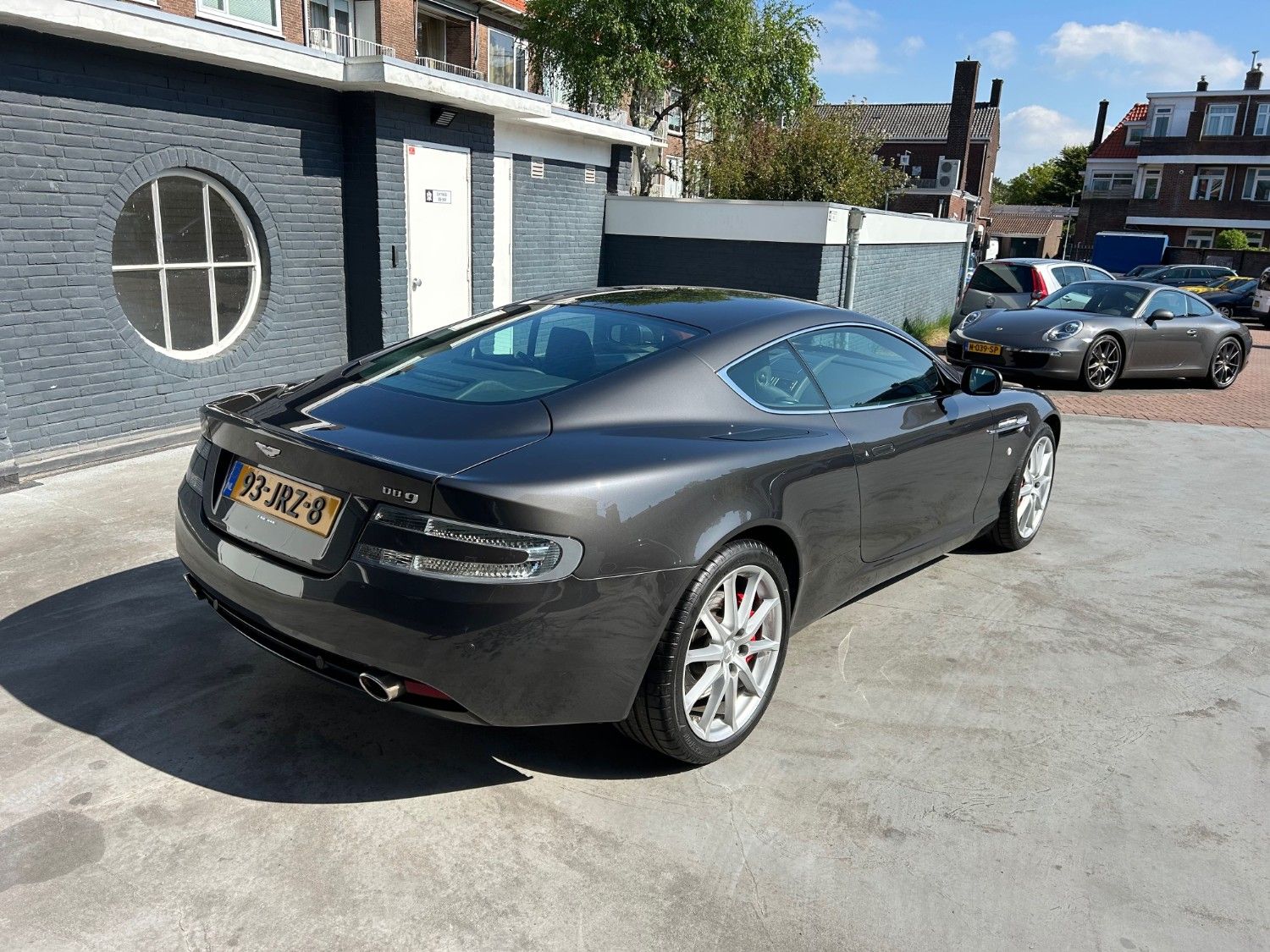 Aston Martin DB9