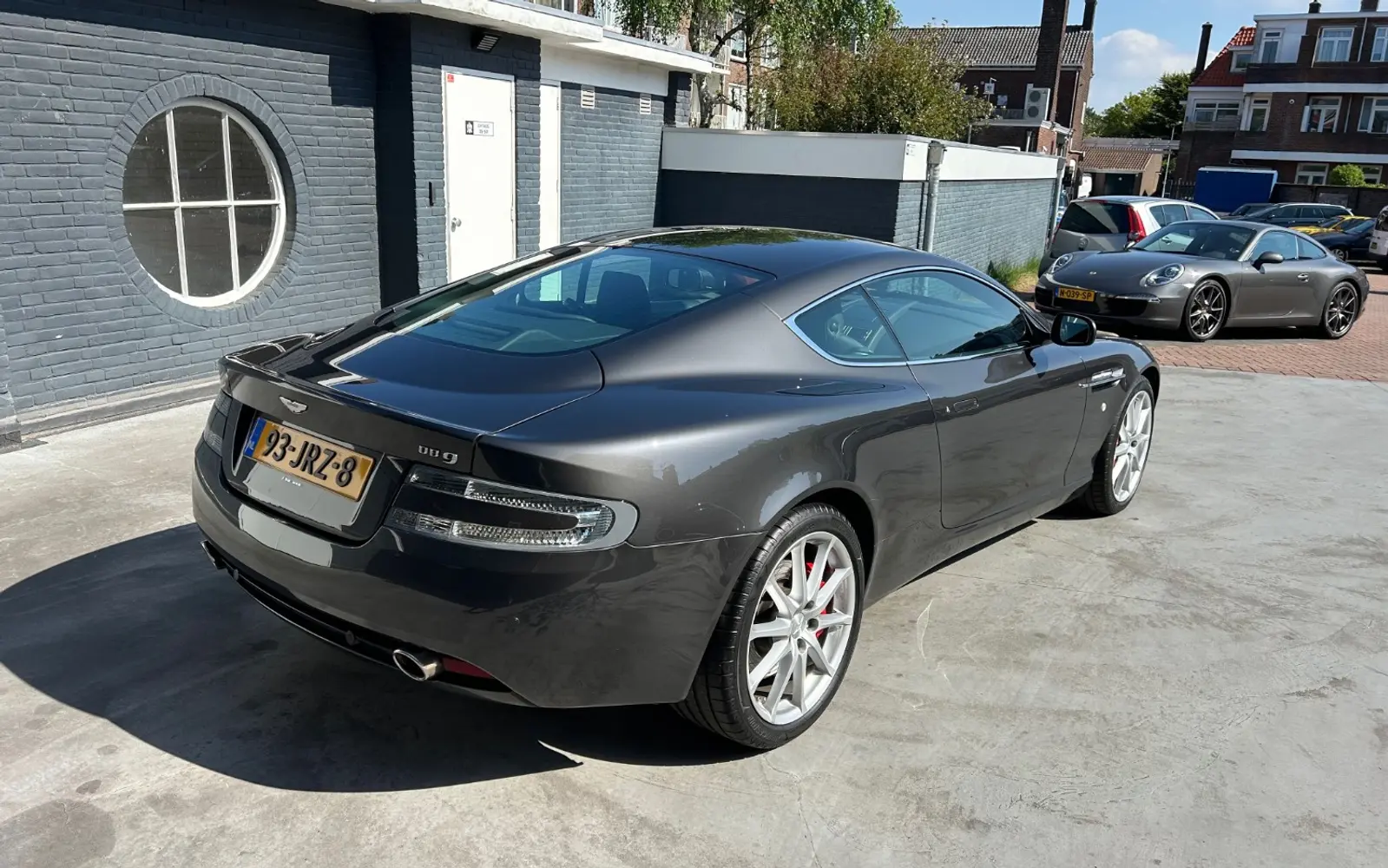 Aston Martin DB9
