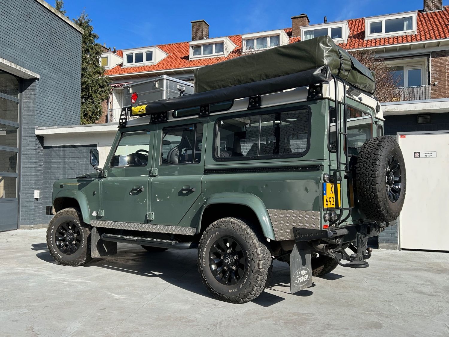 Land Rover Defender Expedition