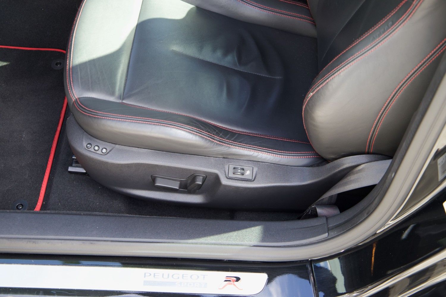 Peugeot RCZ R