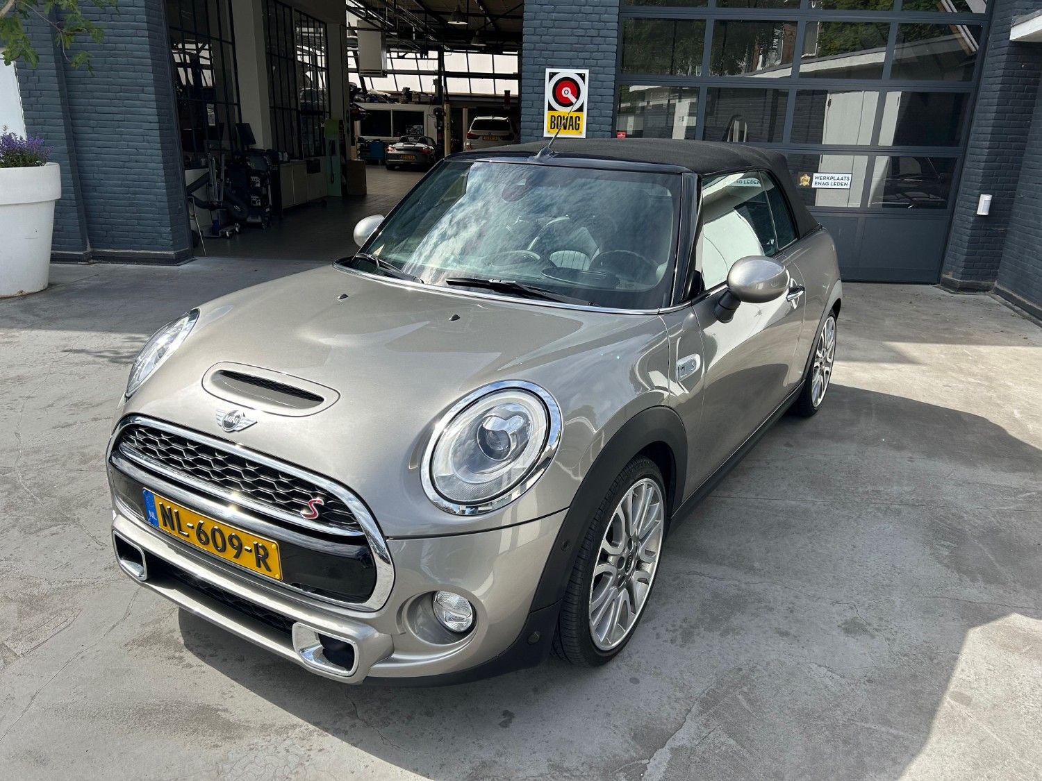 Mini Cooper S cabrio (lage km stand)