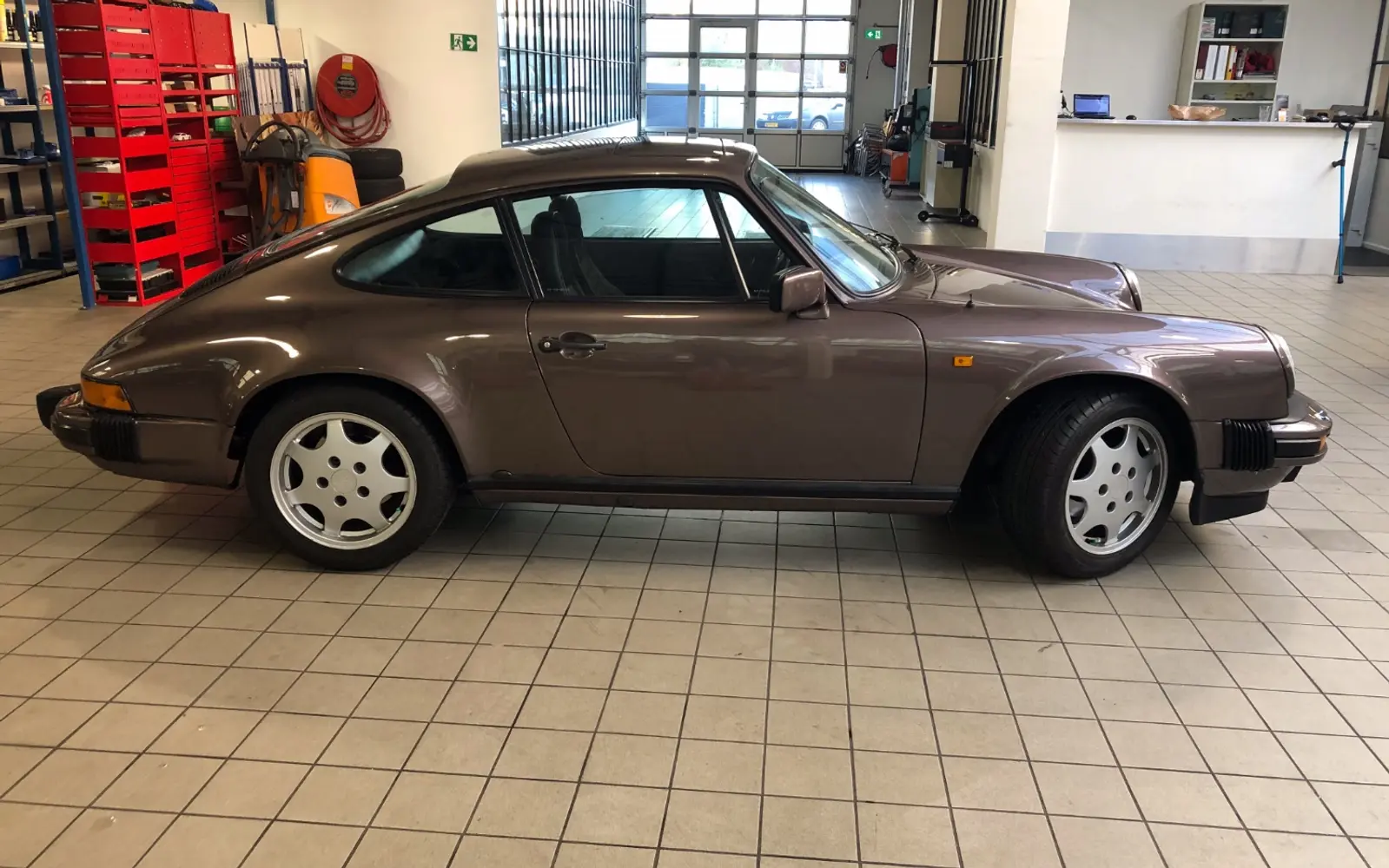 Porsche 911 3.2 Bruin metallic