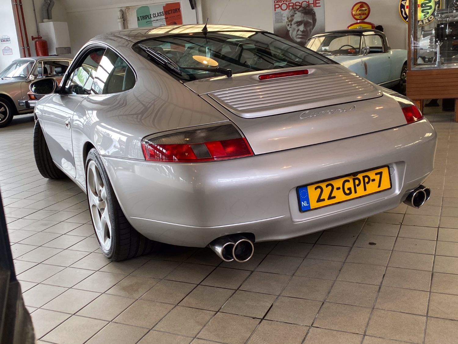 Porsche 996 Carrera 4 (1999)