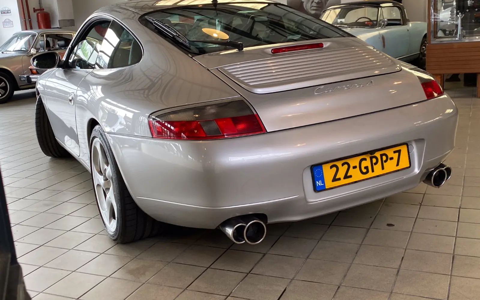Porsche 996 Carrera 4 (1999)