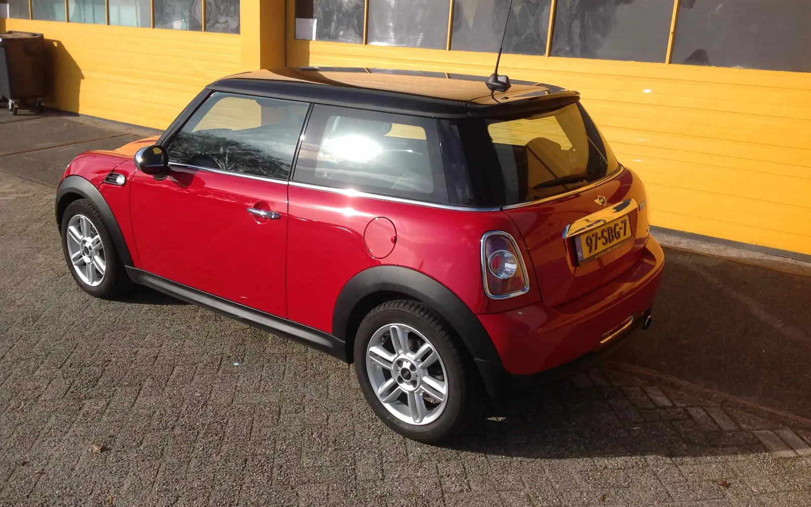 Mini Cooper 10 years Chili uitvoering