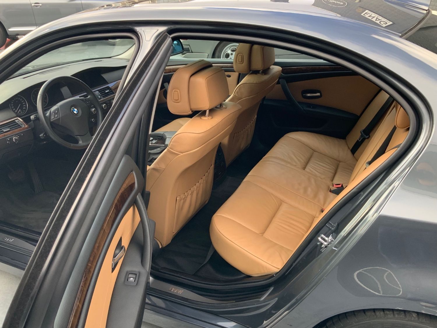 BMW 523i