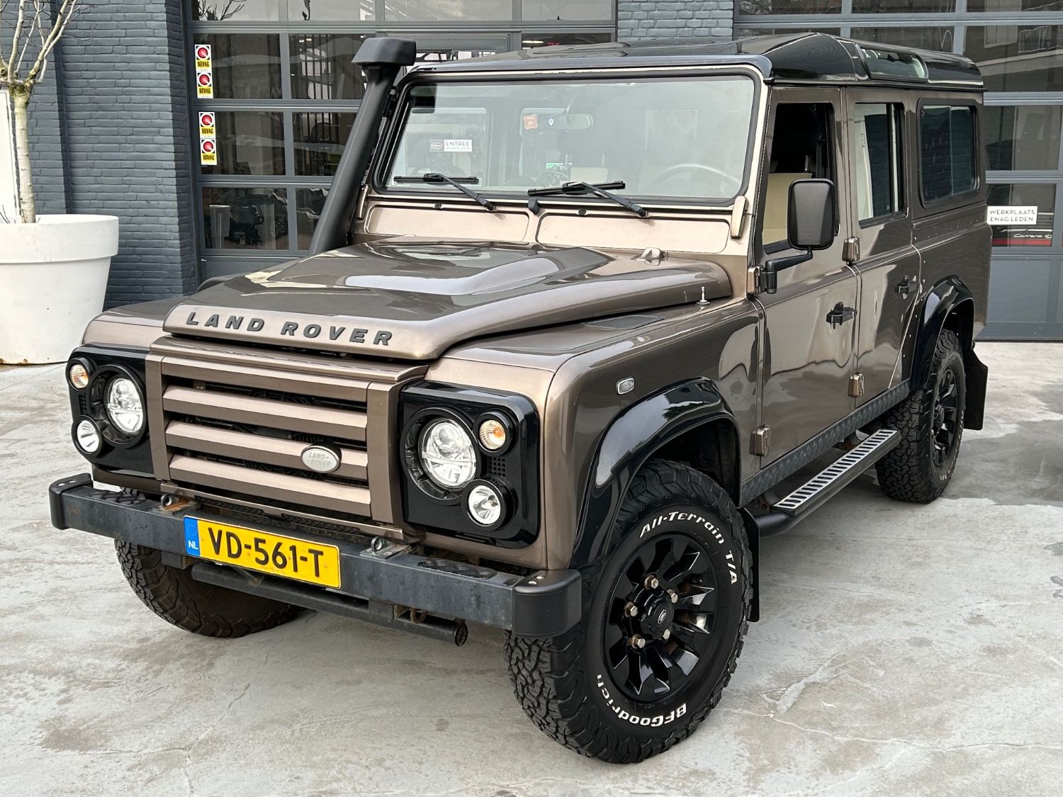 Land Rover Defender 110 Rough