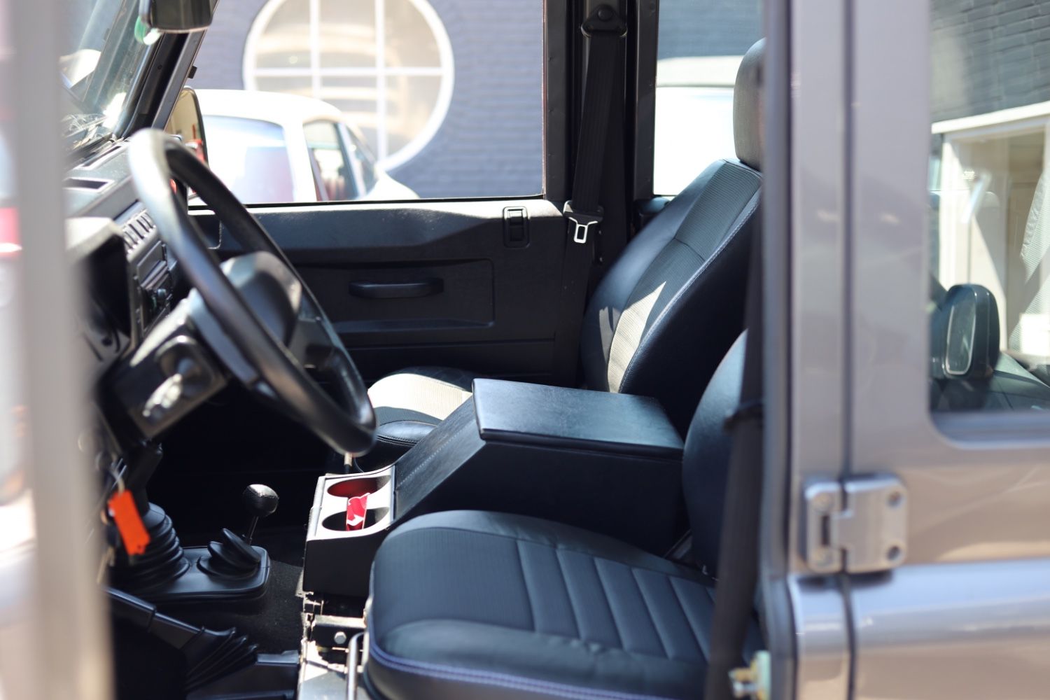 Land Rover Defender 2.5 TD5 110 SW Tech met airco