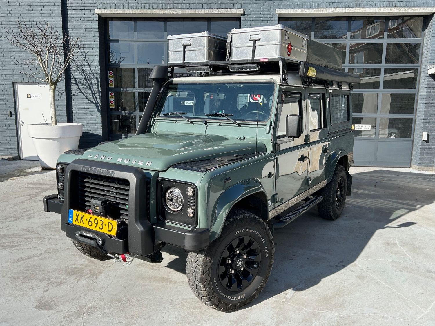 Land Rover Defender Expedition