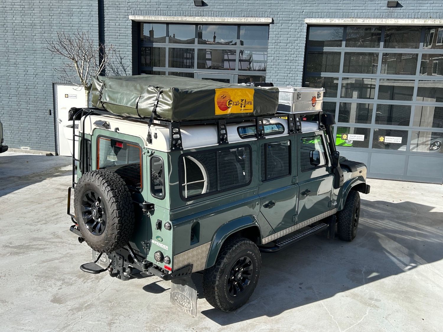 Land Rover Defender Expedition