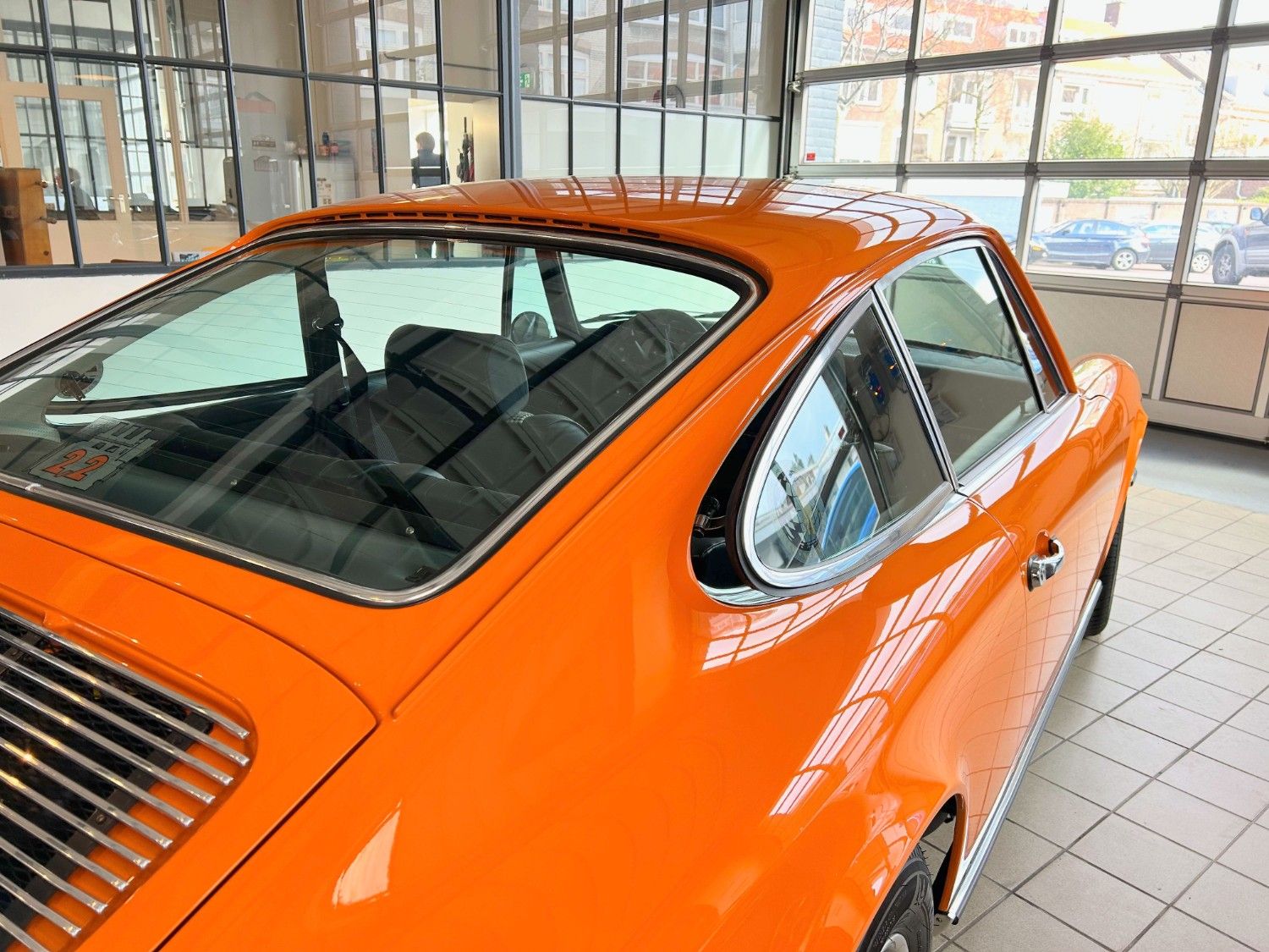Porsche 911T in nieuwstaat