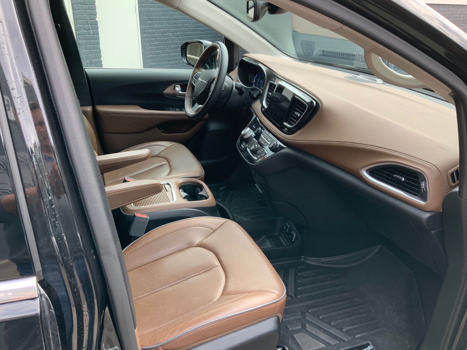 Chrysler Pacifica Limited (Hybride) Lage km stand