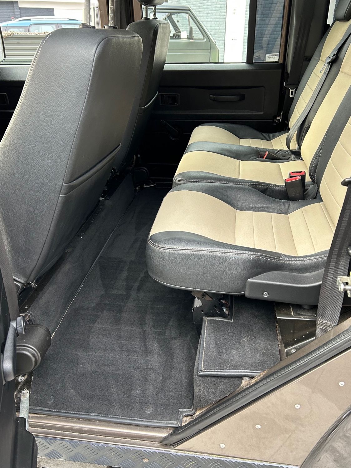 Land Rover Defender 110 Rough