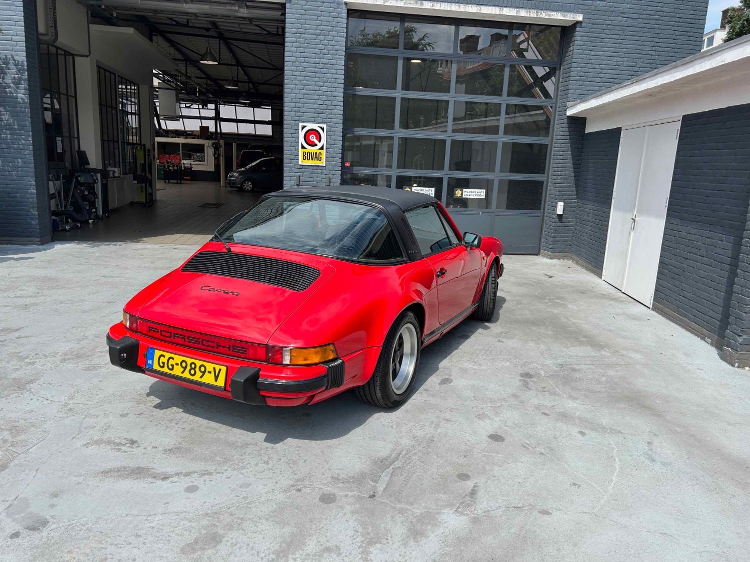 Porsche 911 Targa Indisch rood