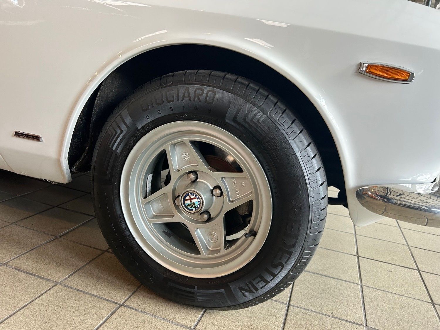 Alfa Romeo GT1300 Junior