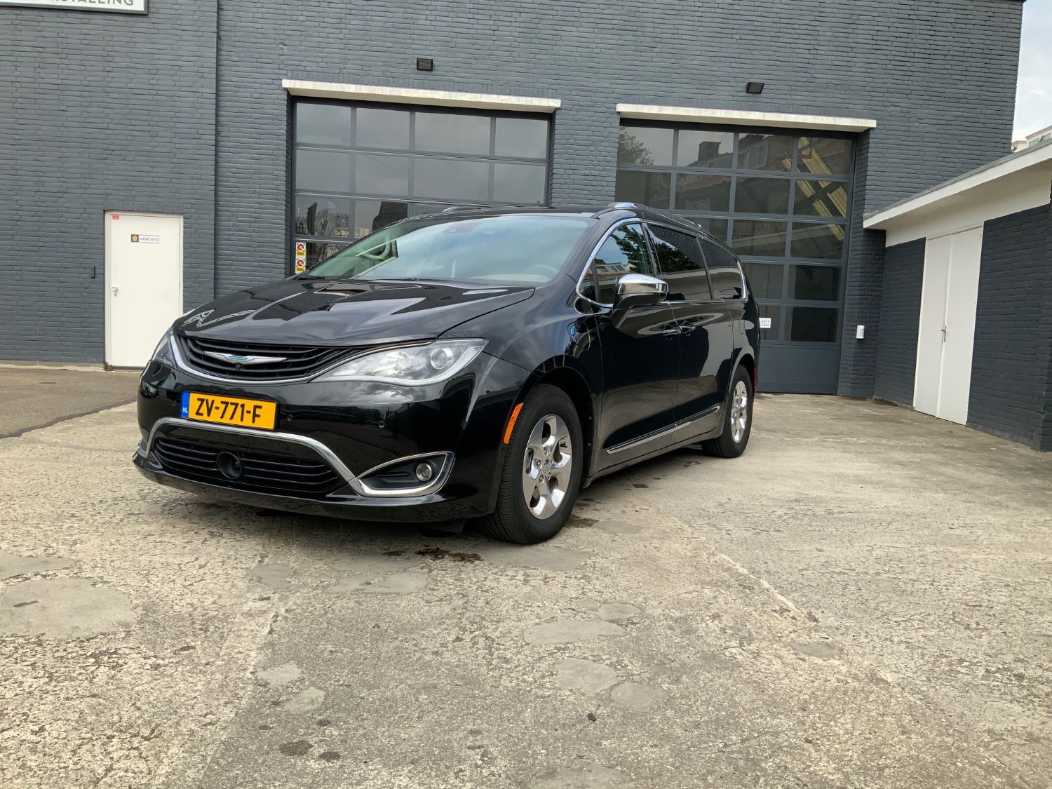 Chrysler Pacifica Limited (Hybride) Lage km stand
