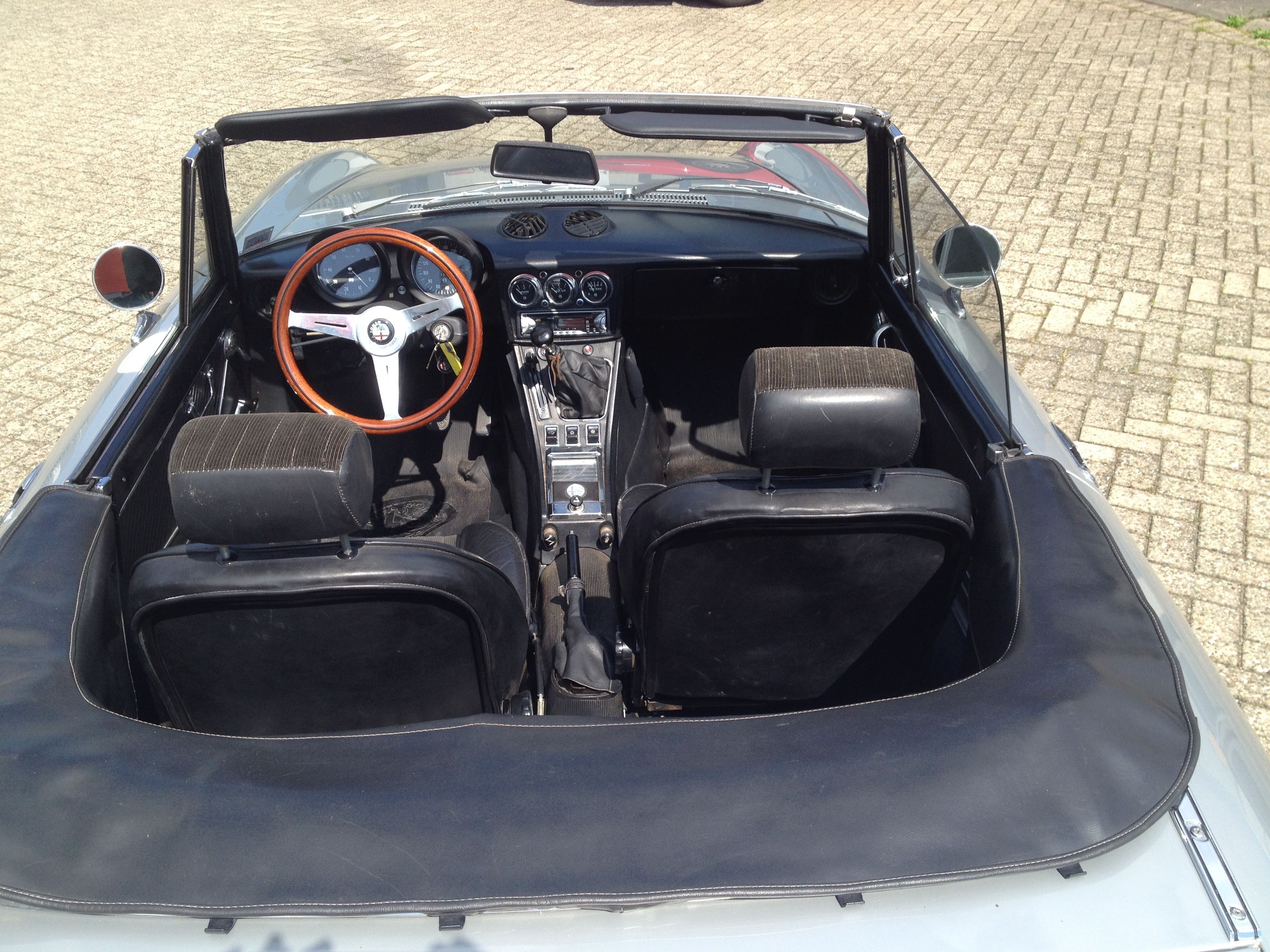 Alfa Romeo Spider 2.0