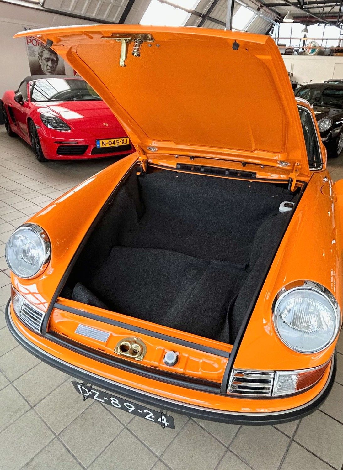 Porsche 911T in nieuwstaat