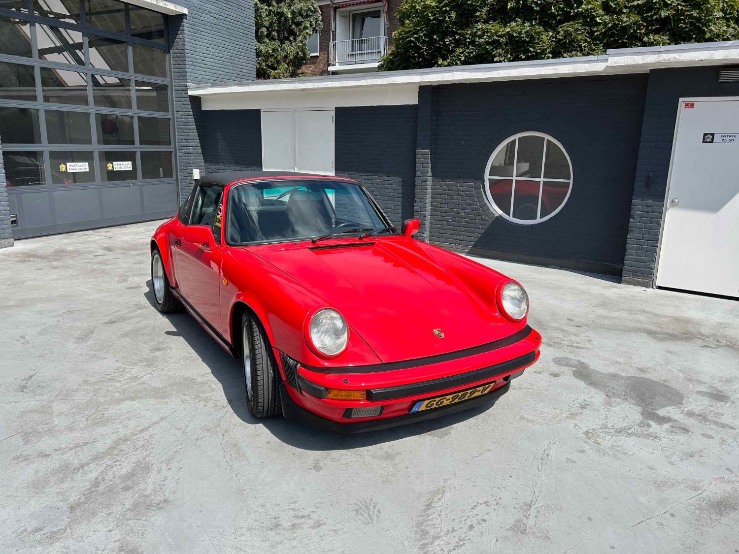 Porsche 911 Targa Indisch rood