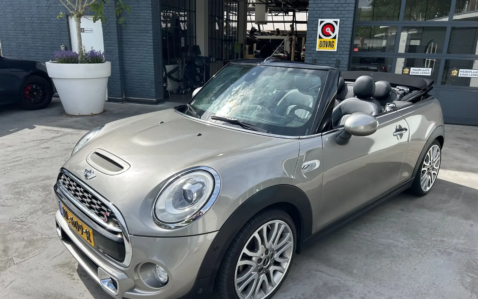 Mini Cooper S cabrio (lage km stand)