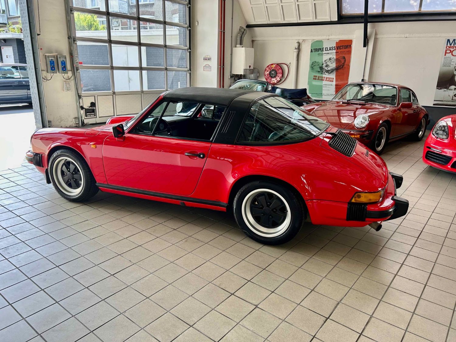 Porsche 911 Targa Indisch rood