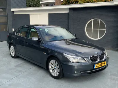 523i