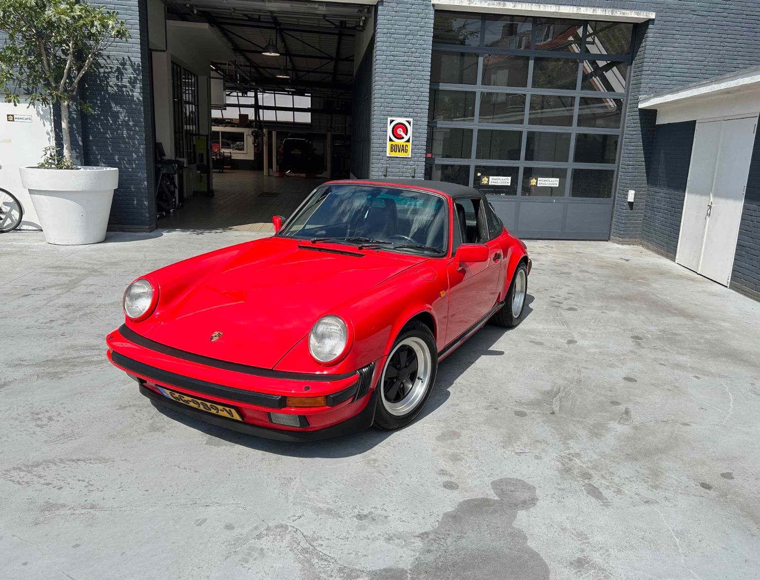 Porsche 911 Targa Indisch rood