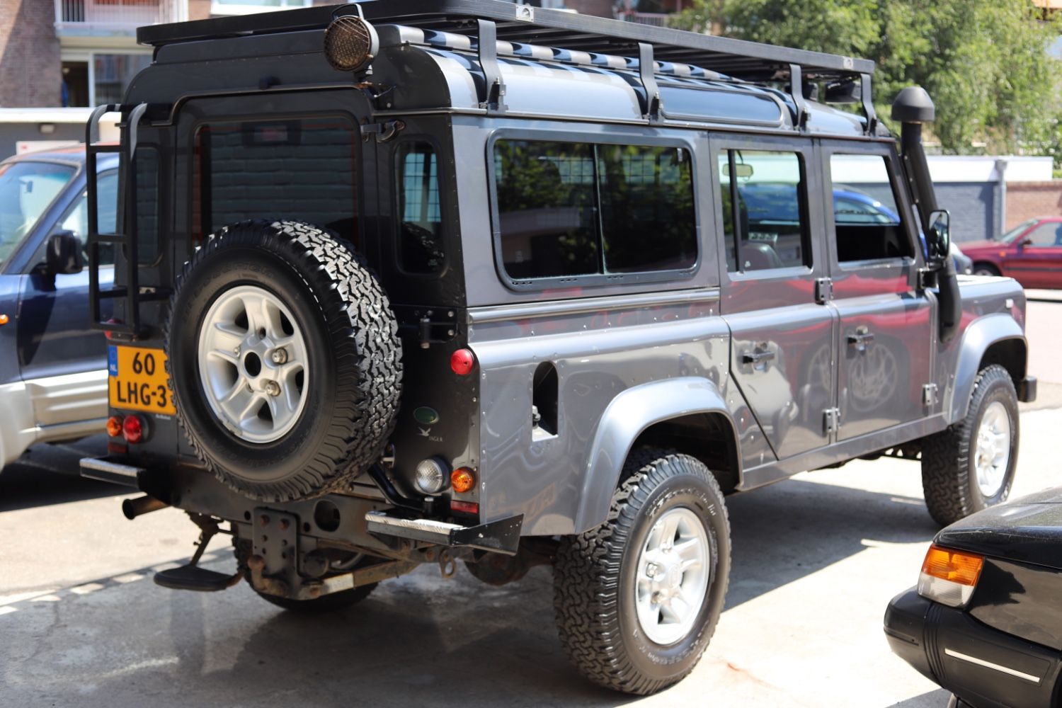 Land Rover Defender 2.5 TD5 110 SW Tech met airco