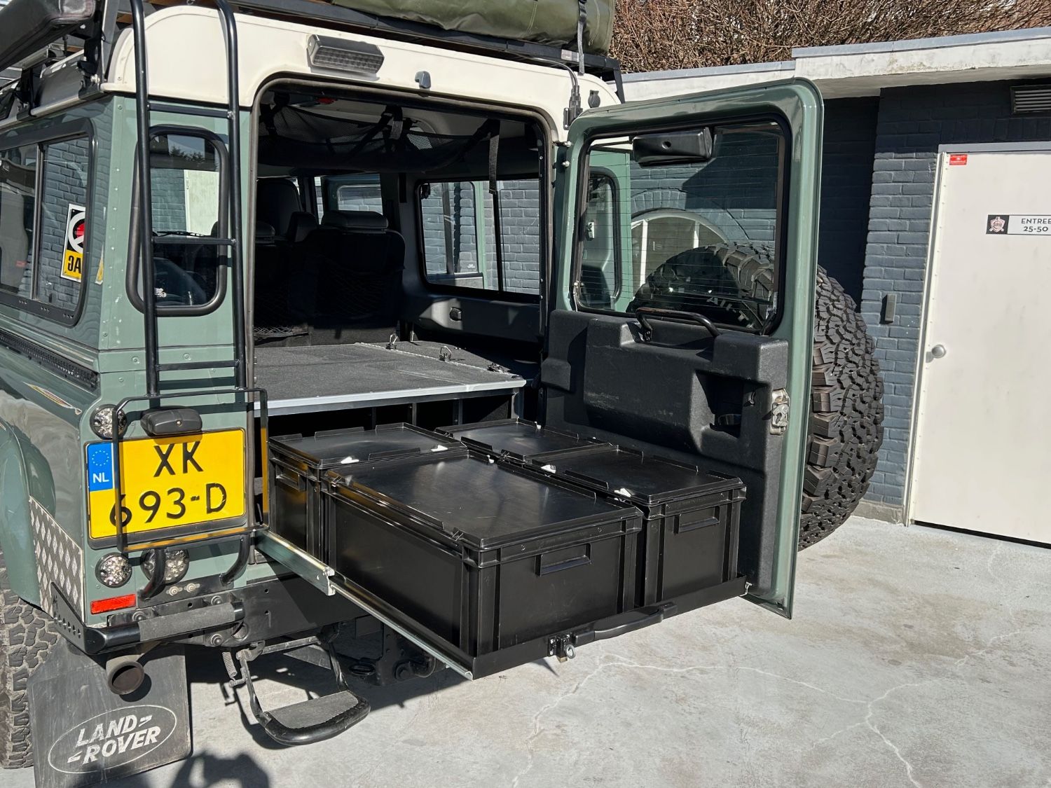Land Rover Defender Expedition