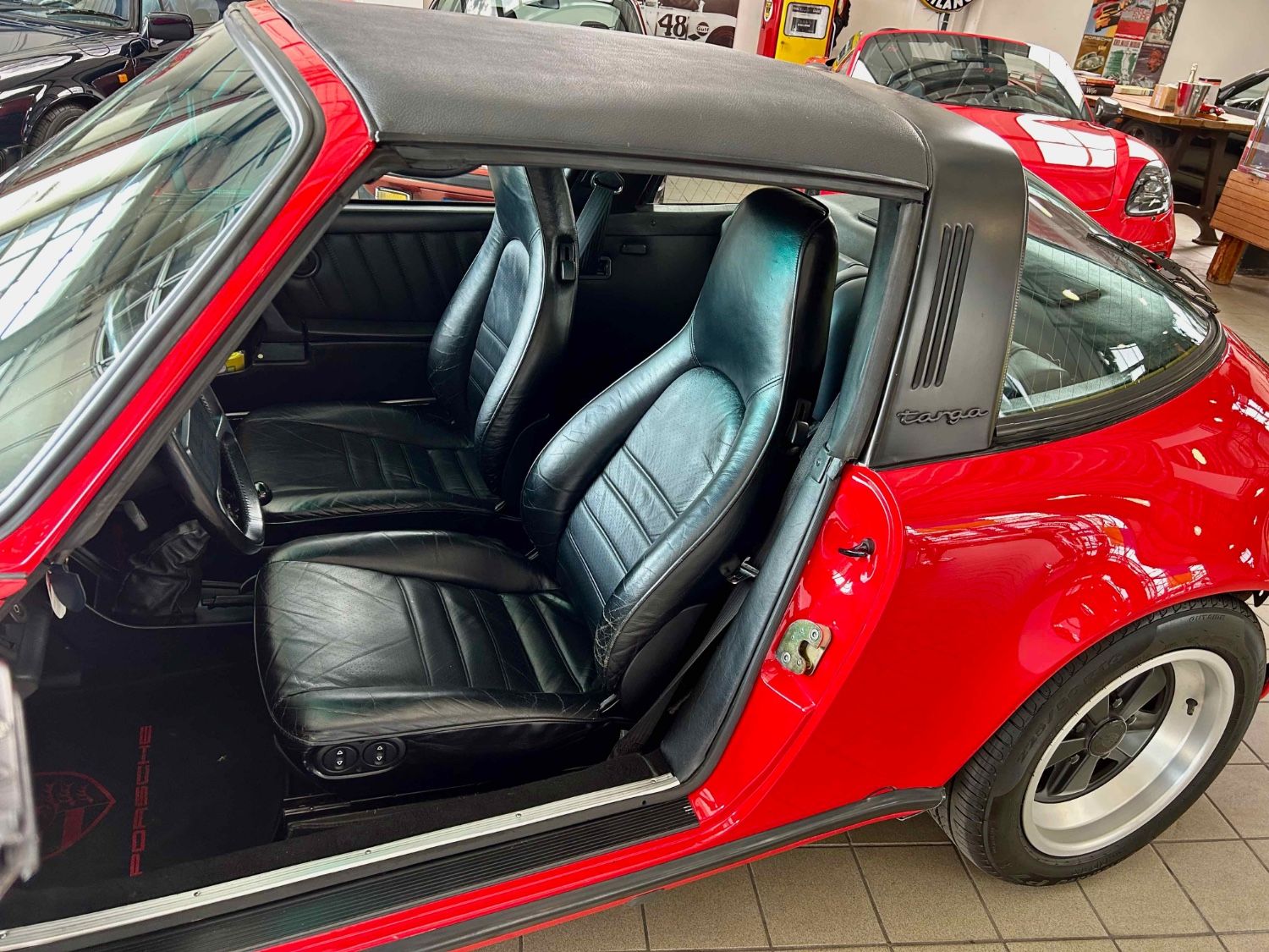 Porsche 911 Targa Indisch rood
