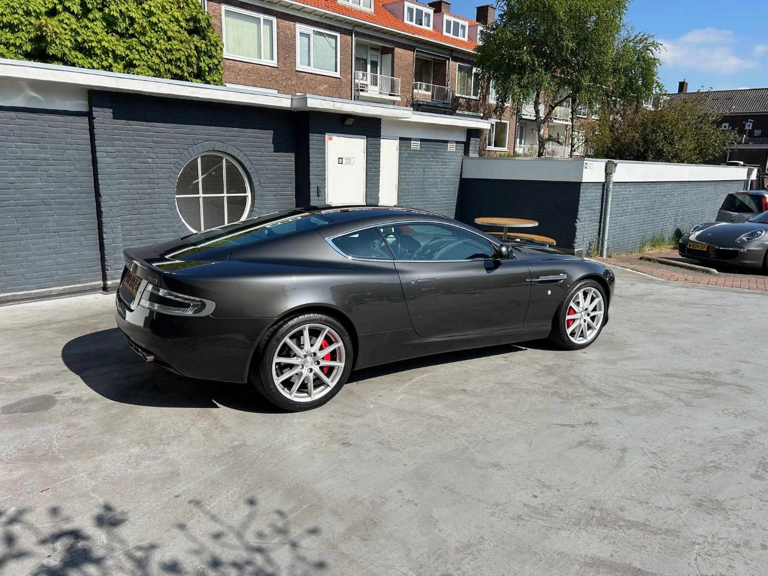 Aston Martin DB9
