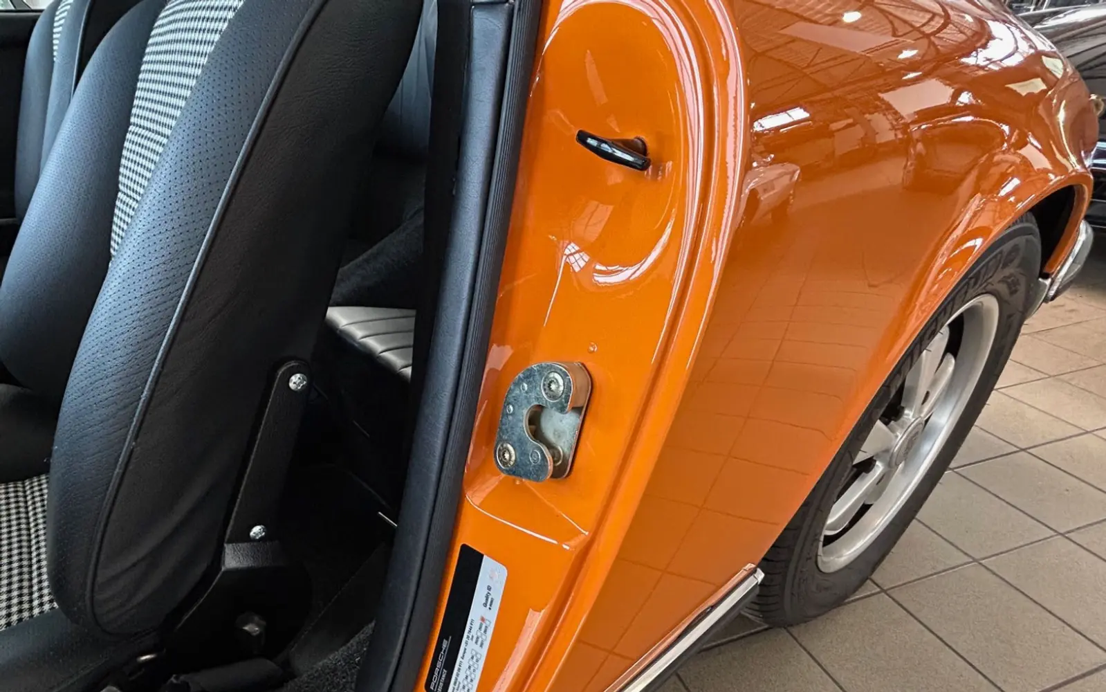 Porsche 911T in nieuwstaat