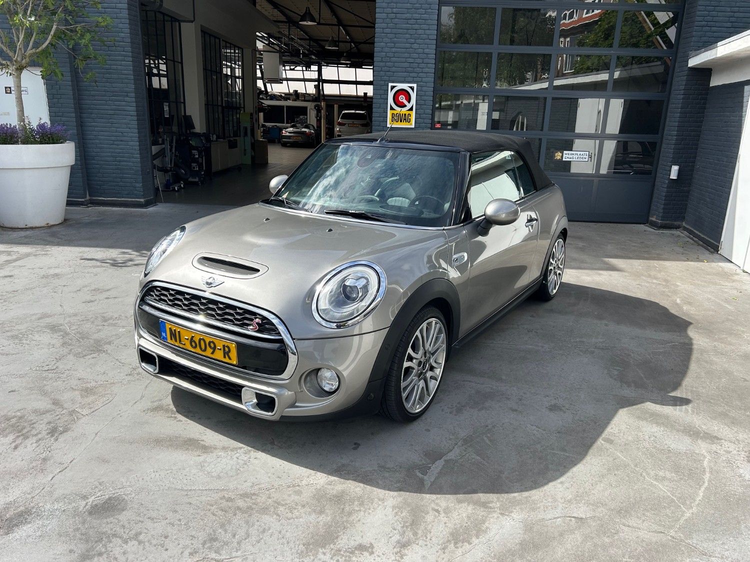Mini Cooper S cabrio (lage km stand)