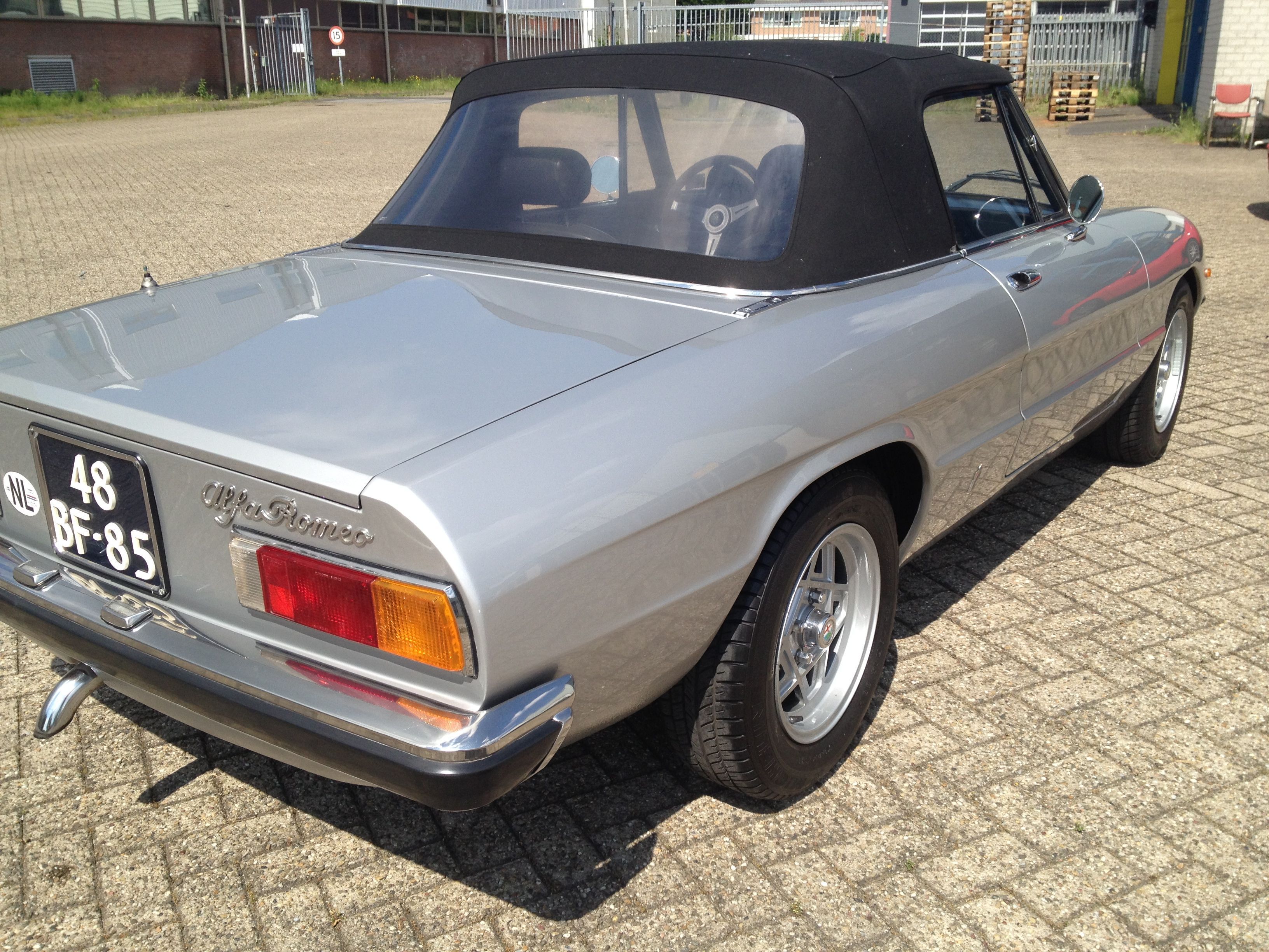 Alfa Romeo Spider 2.0