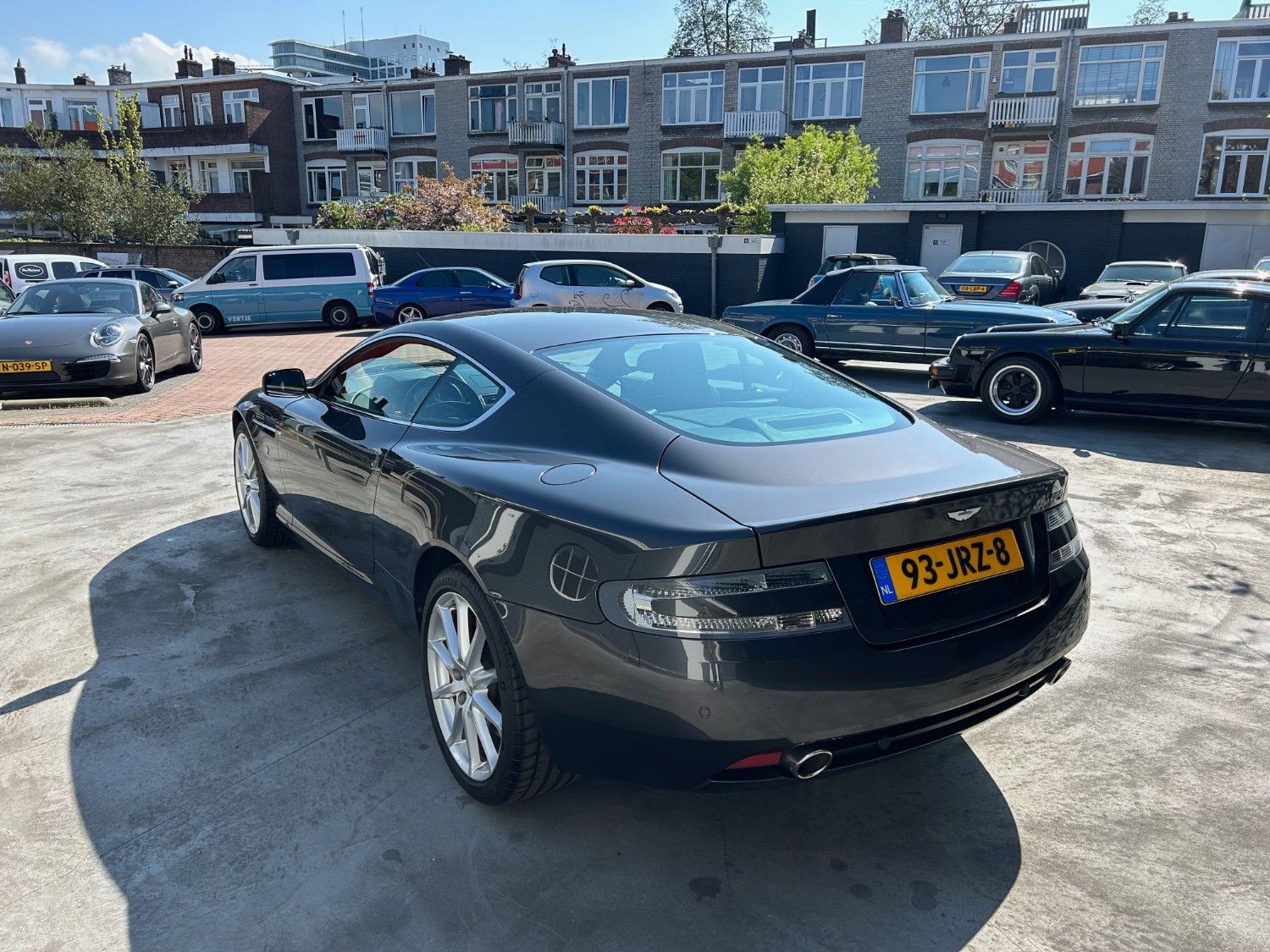 Aston Martin DB9