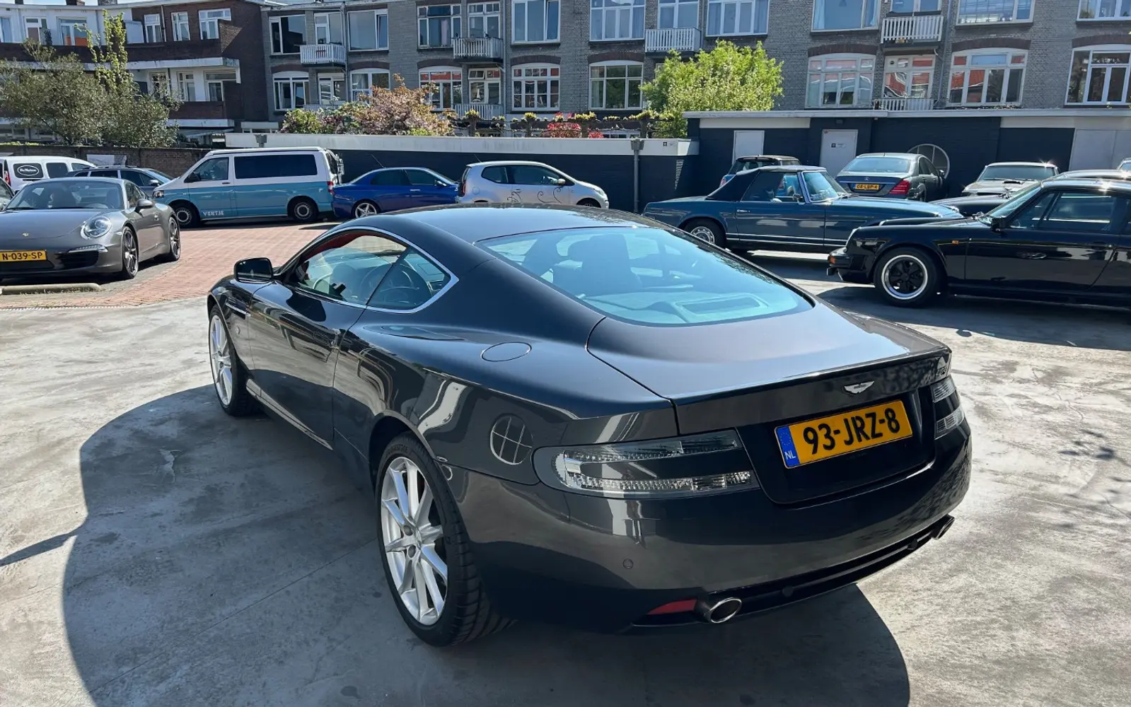 Aston Martin DB9