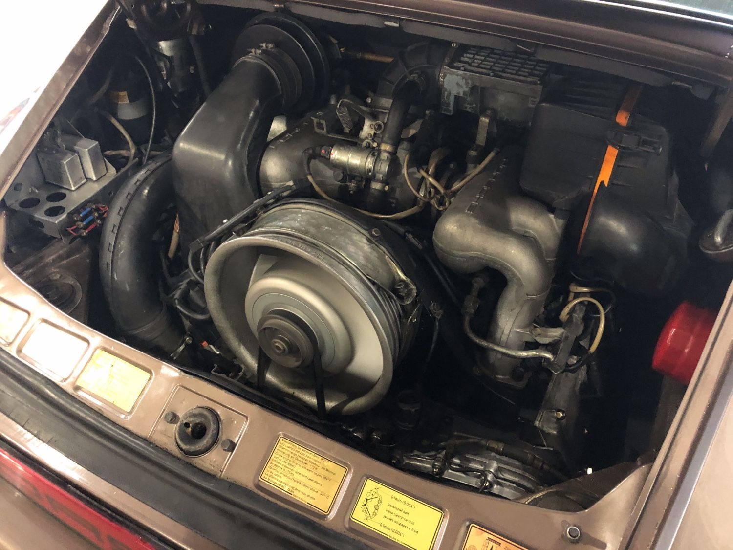 Porsche 911 3.2 Bruin metallic