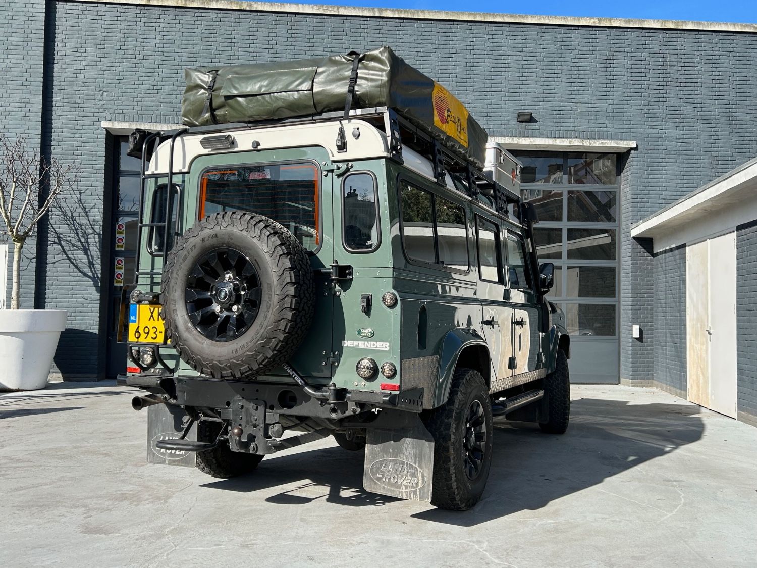 Land Rover Defender Expedition