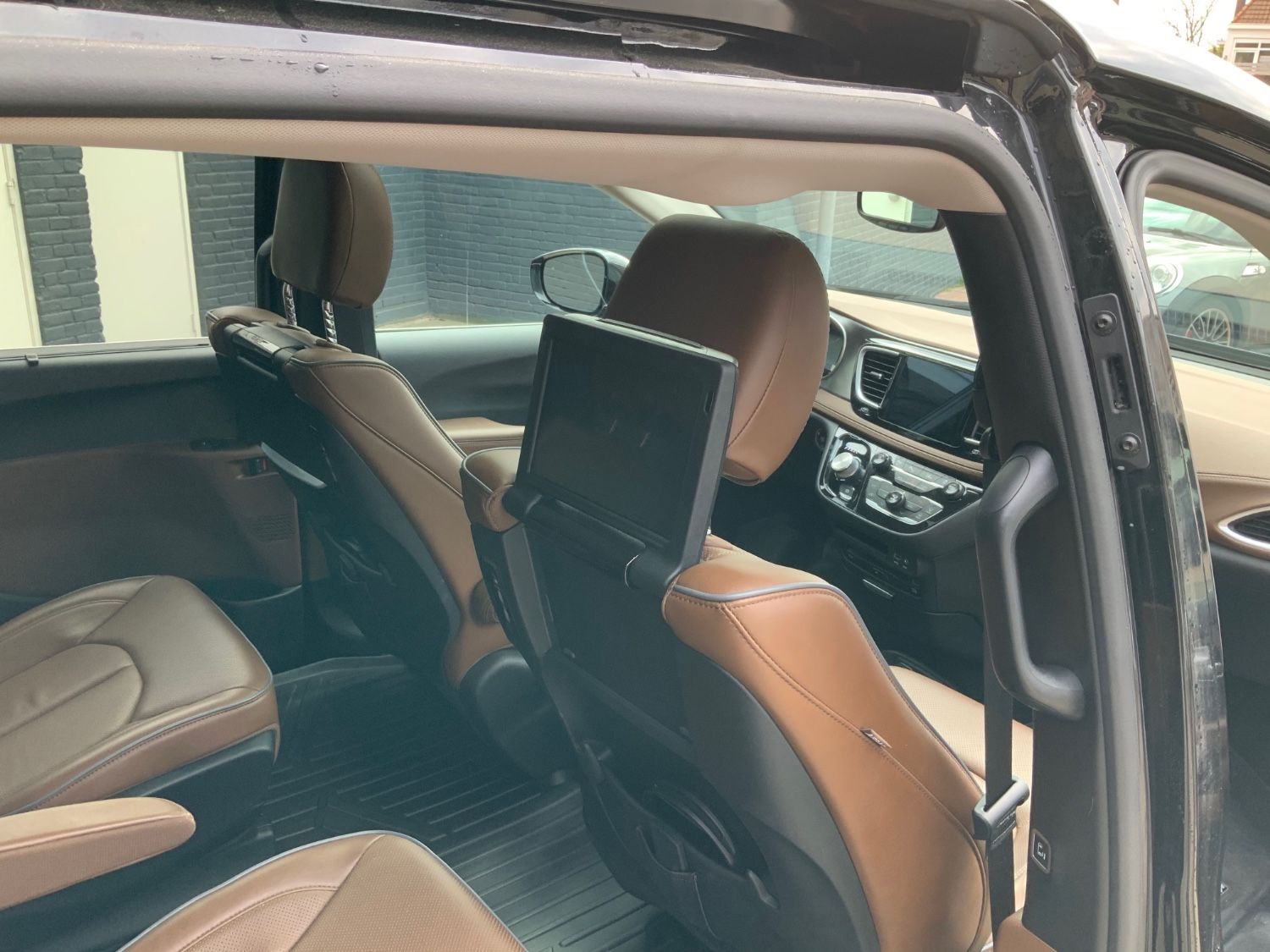 Chrysler Pacifica Limited (Hybride) Lage km stand