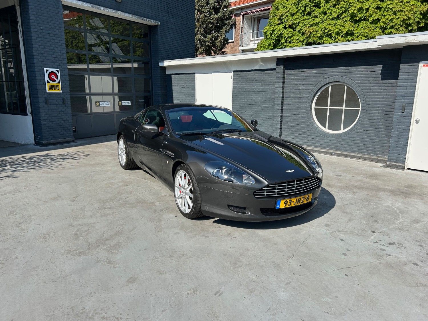 Aston Martin DB9
