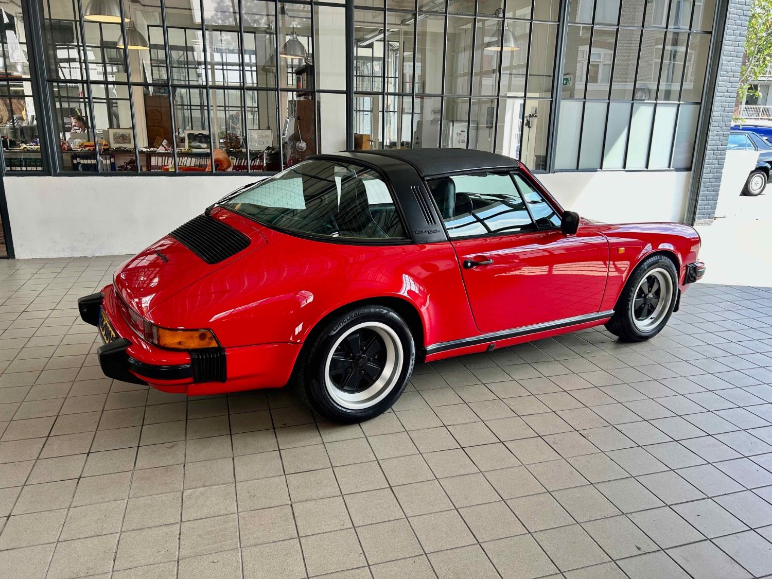 Porsche 911 Targa Indisch rood