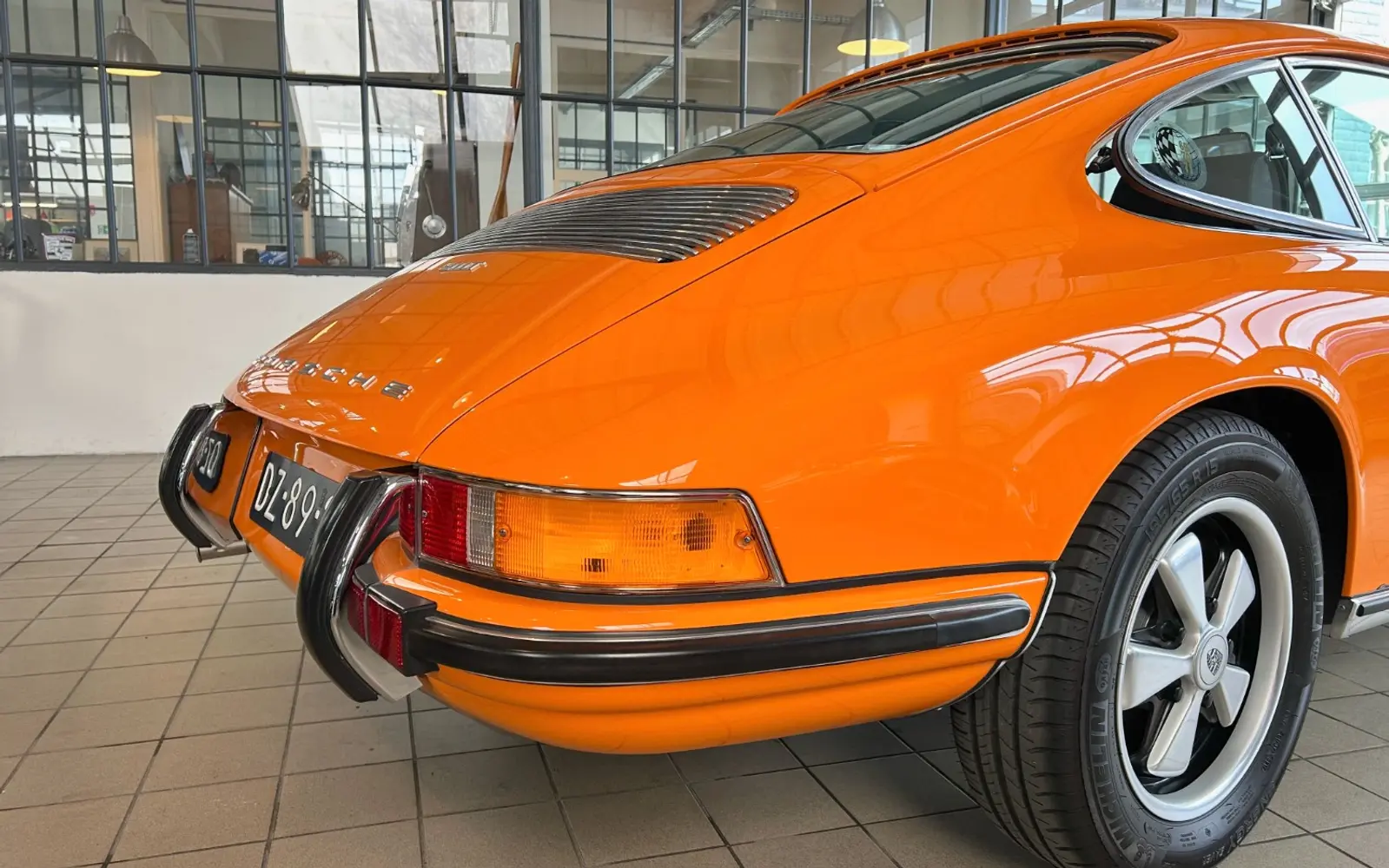 Porsche 911T in nieuwstaat
