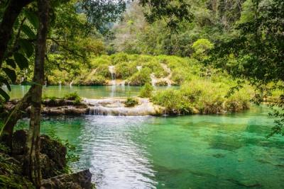 Ontdek de oase van Guatemala: duik in de 4 beste natuurlijke warmwaterbronnen voor een betoverende verjongingskuur