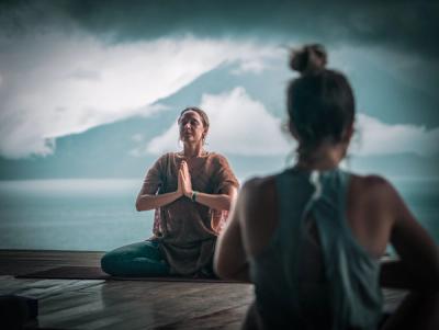 Da dove ha origine lo yoga? Alla scoperta delle affascinanti radici di questa pratica senza tempo