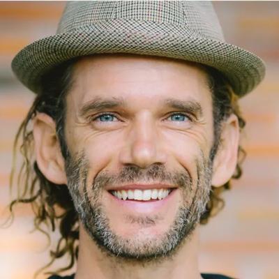 גרג קלאף, מייסד ומנהל כללי מרחוק של "איגל'ס נסט אטיטלן"