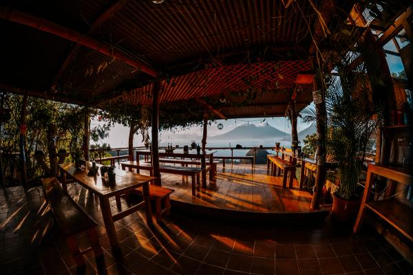 Gemeinsames Essen mit Produkten direkt vom Erzeuger
