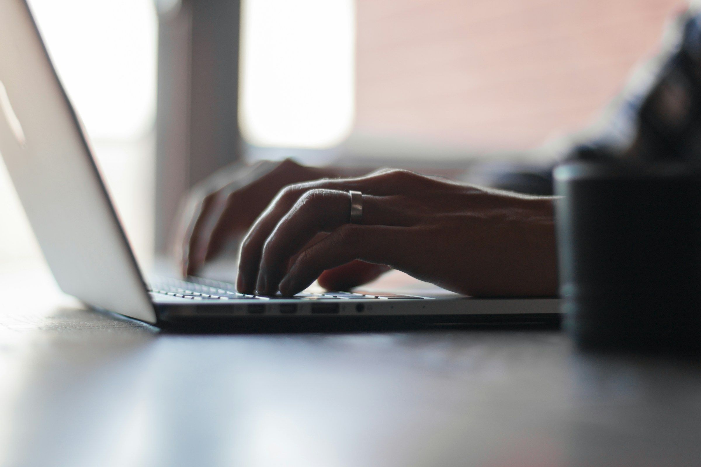 5 Best Writer.com AI Detectors in 2025